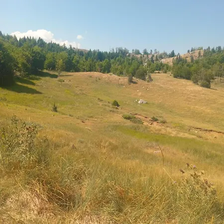 Shtepia E Bardhe אתר קמפינג